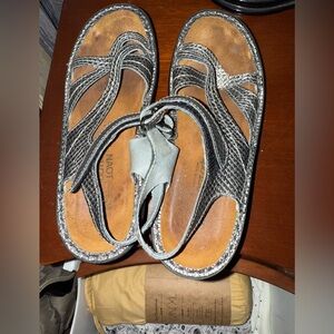 Naot Women's Gray Strappy Sandals